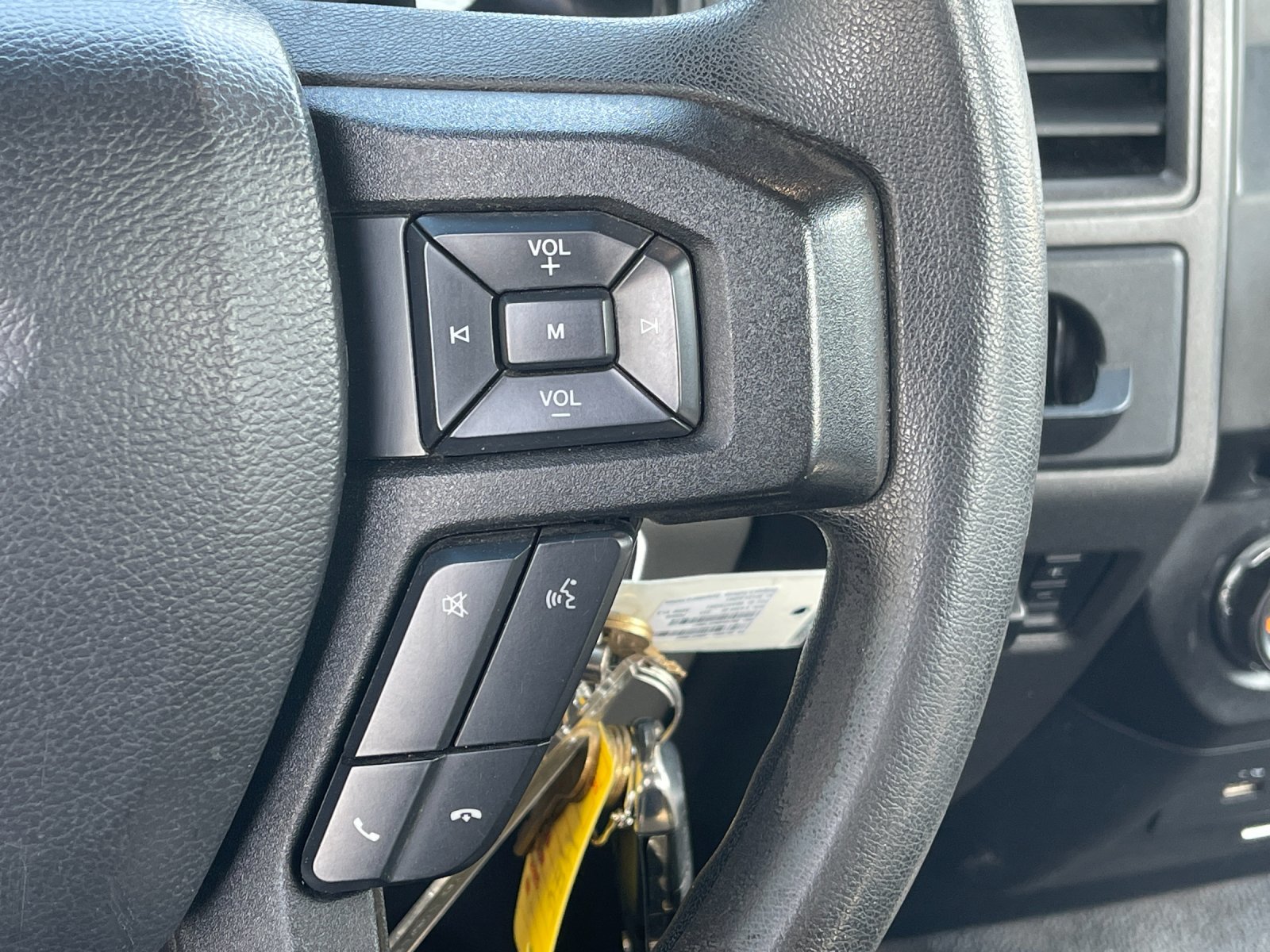 Used 2018 White Ford XL image 23