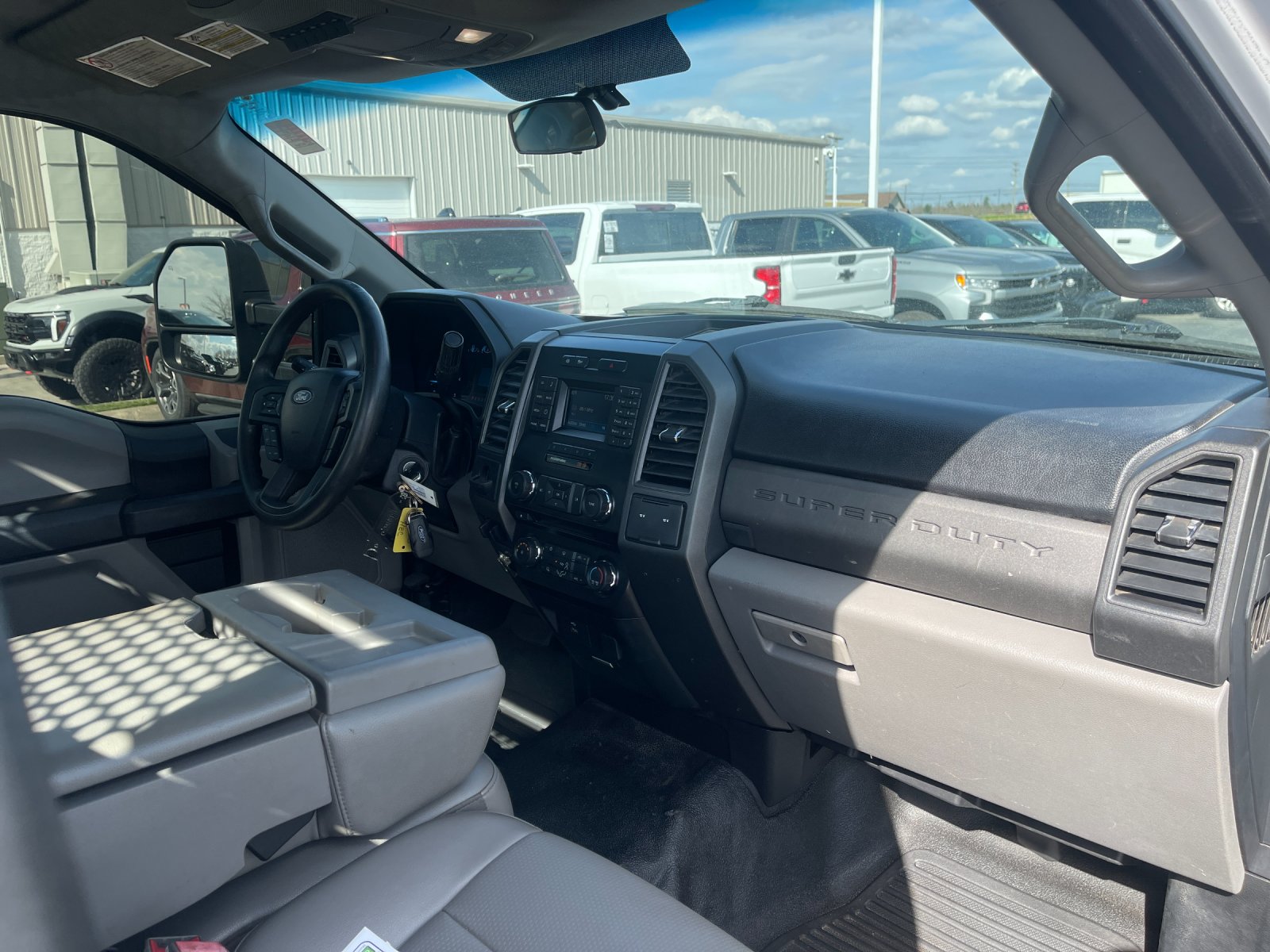 Used 2018 White Ford XL image 16