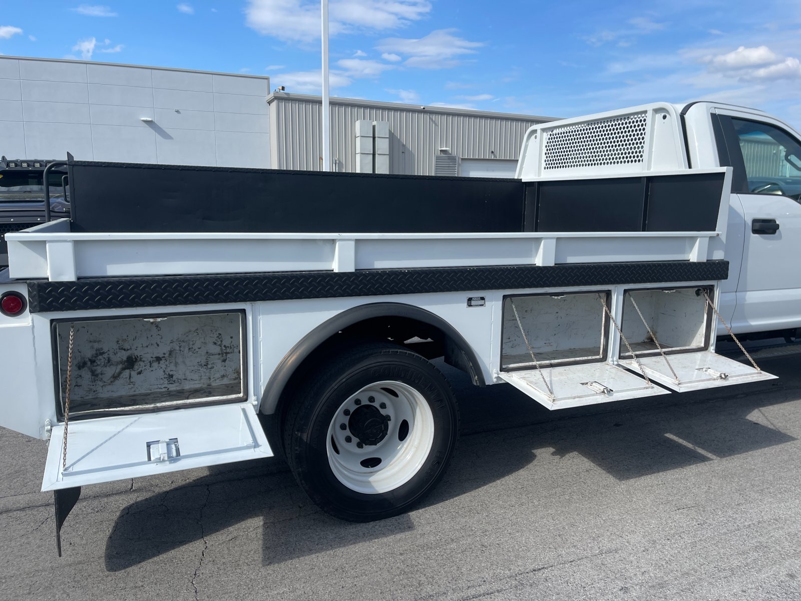Used 2018 White Ford XL image 30