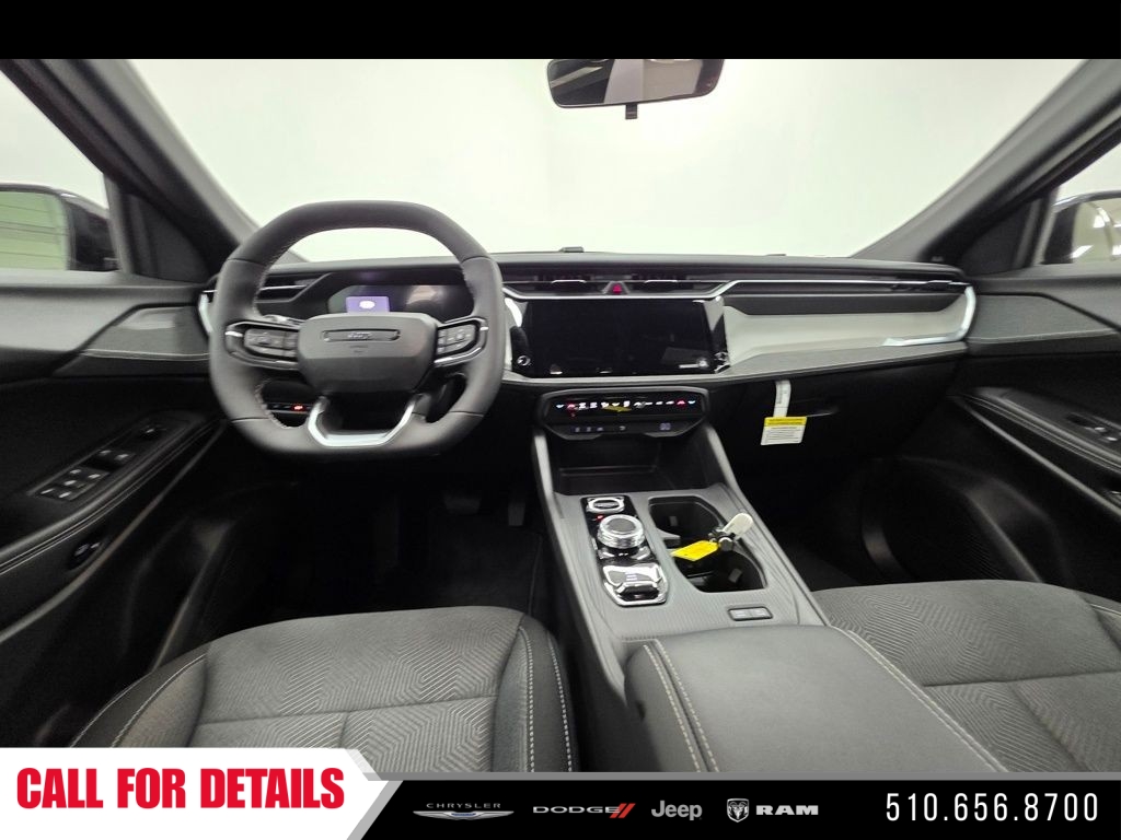 New 2026 Red Hot Pearl-Coat Exterior Paint Jeep Laredo image 10