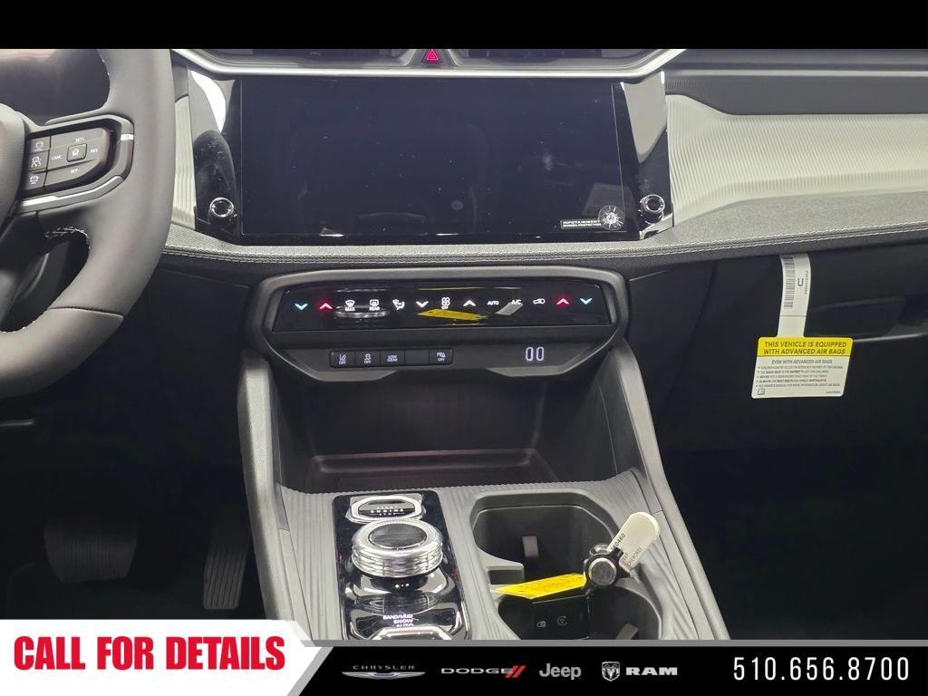 New 2026 Red Hot Pearl-Coat Exterior Paint Jeep Laredo image 11