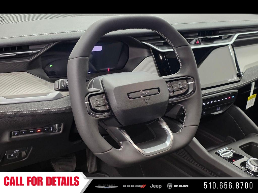 New 2026 Red Hot Pearl-Coat Exterior Paint Jeep Laredo image 17
