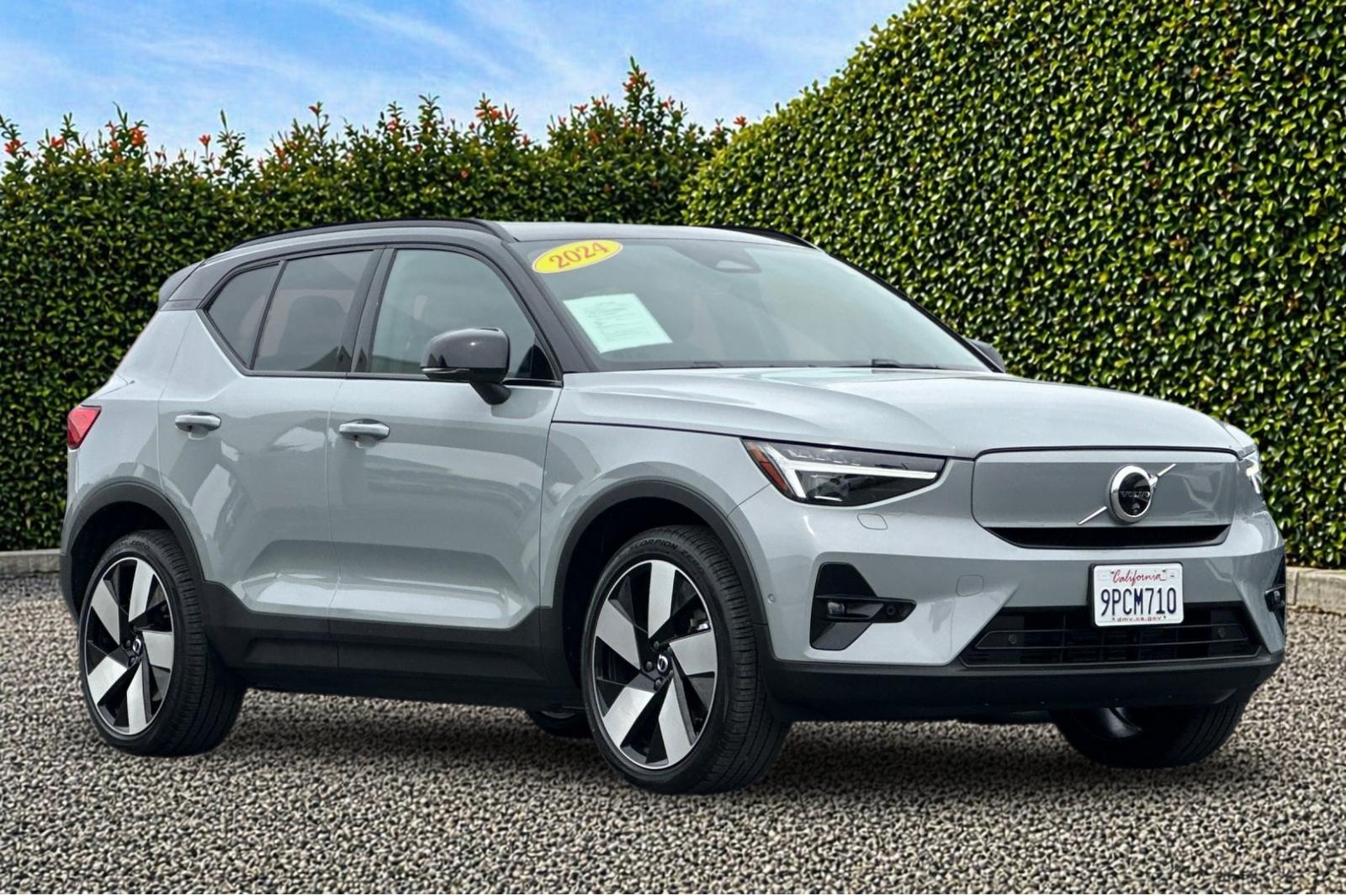 2024 Volvo XC40 Ultimate