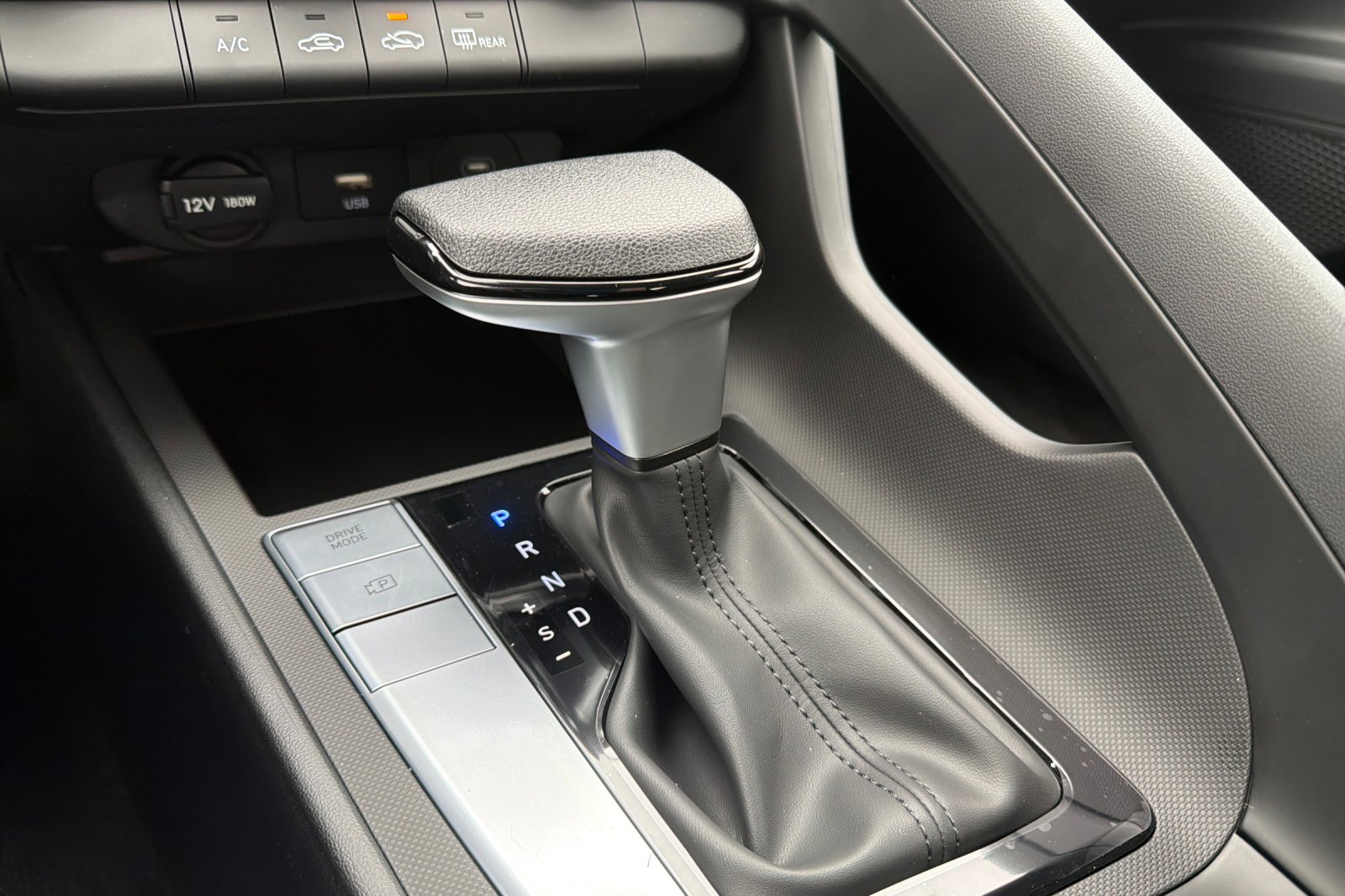 Used 2026 White Hyundai SE image 18