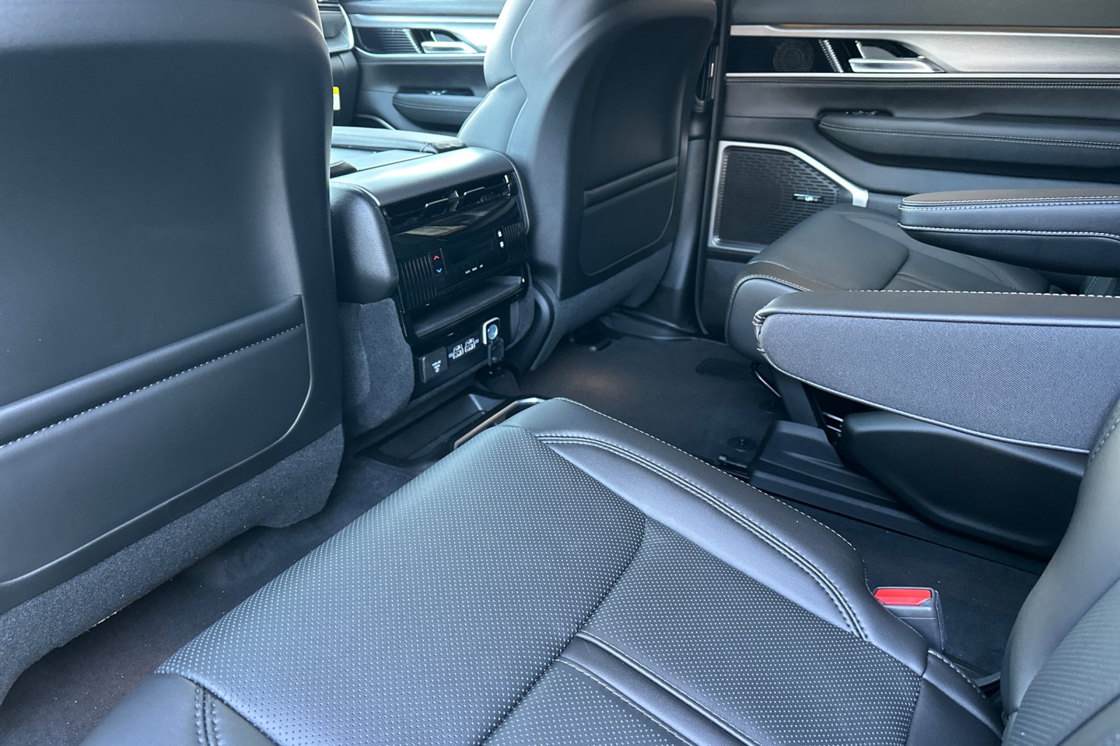 New 2026 High Gloss Black Exterior Paint Jeep  image 11