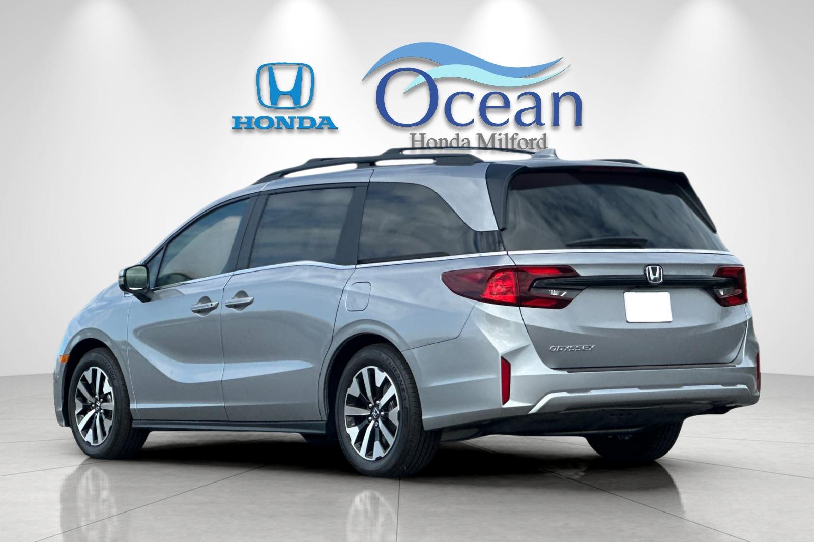 New 2026 Solar Silver Metallic Honda EX-L image 3