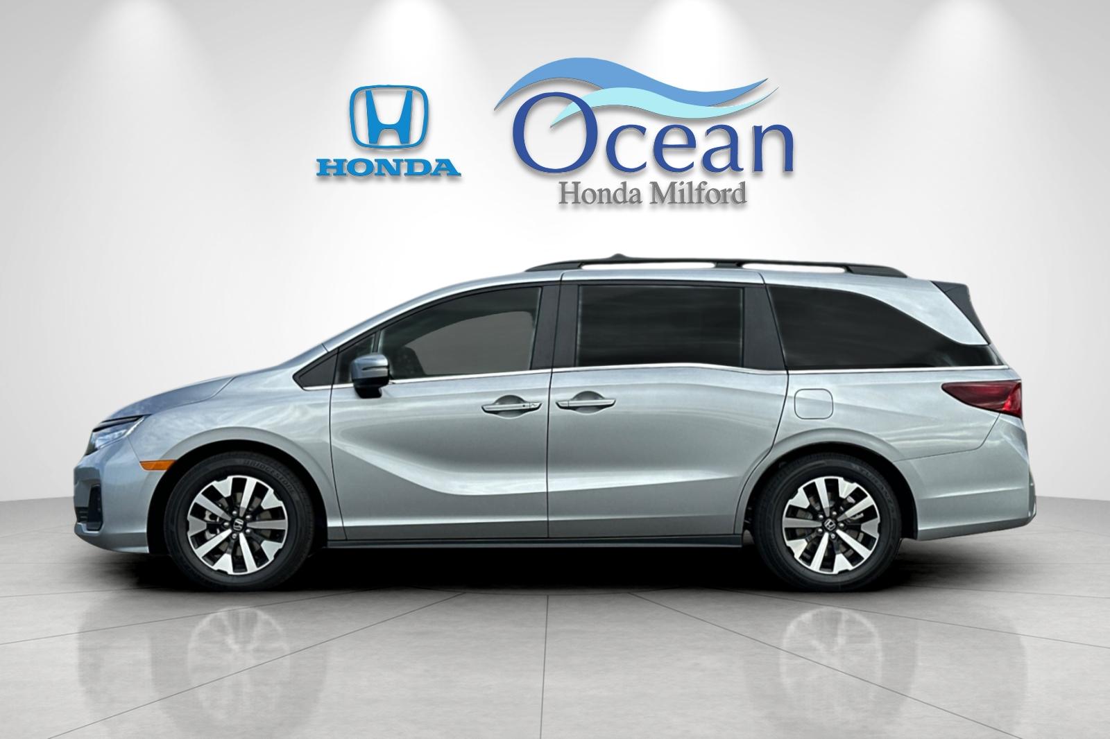 New 2026 Solar Silver Metallic Honda EX-L image 2
