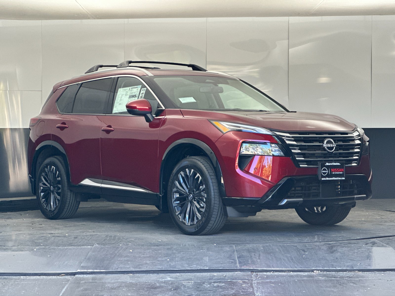 2026 Nissan Rogue Platinum AWD's photo