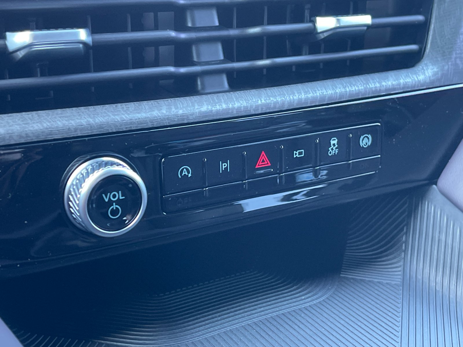 New 2026 Agate Black Metallic Ford Platinum™ image 22