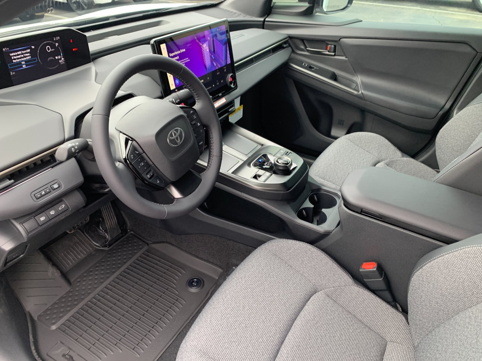 2026 Toyota bZ XLE - Photo 10