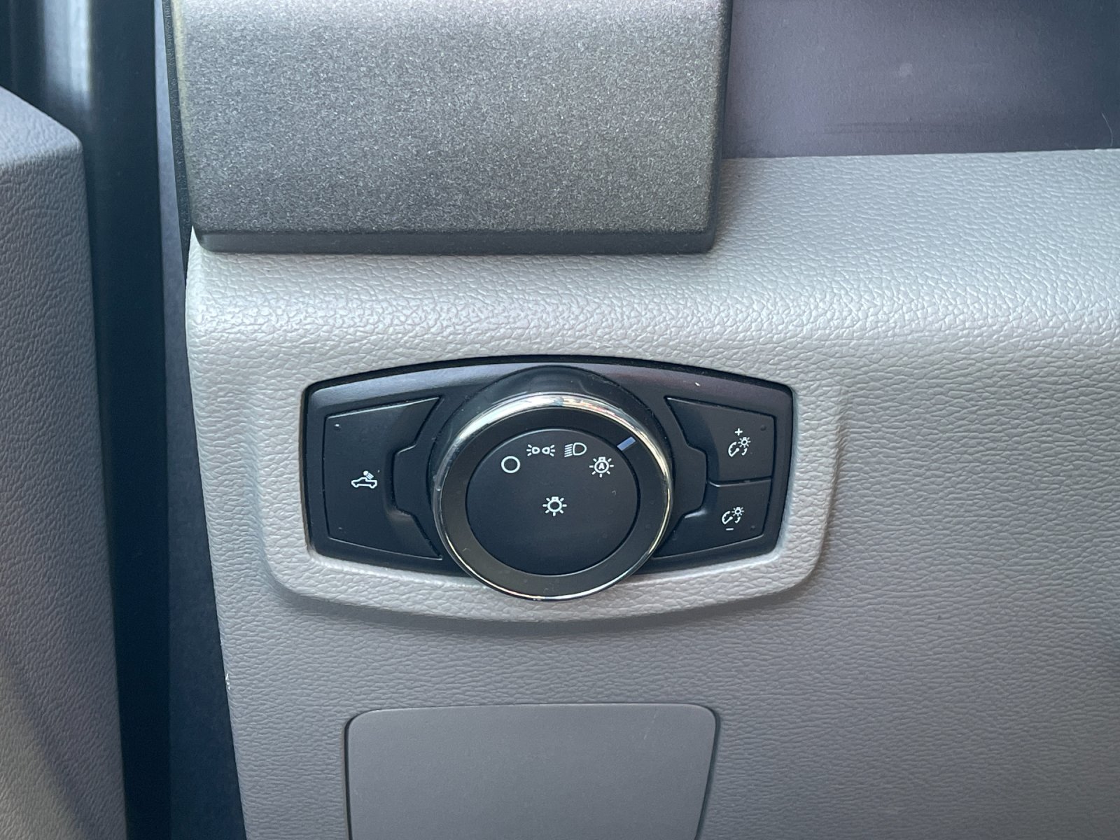 Used 2021 Gray Ford XL image 27