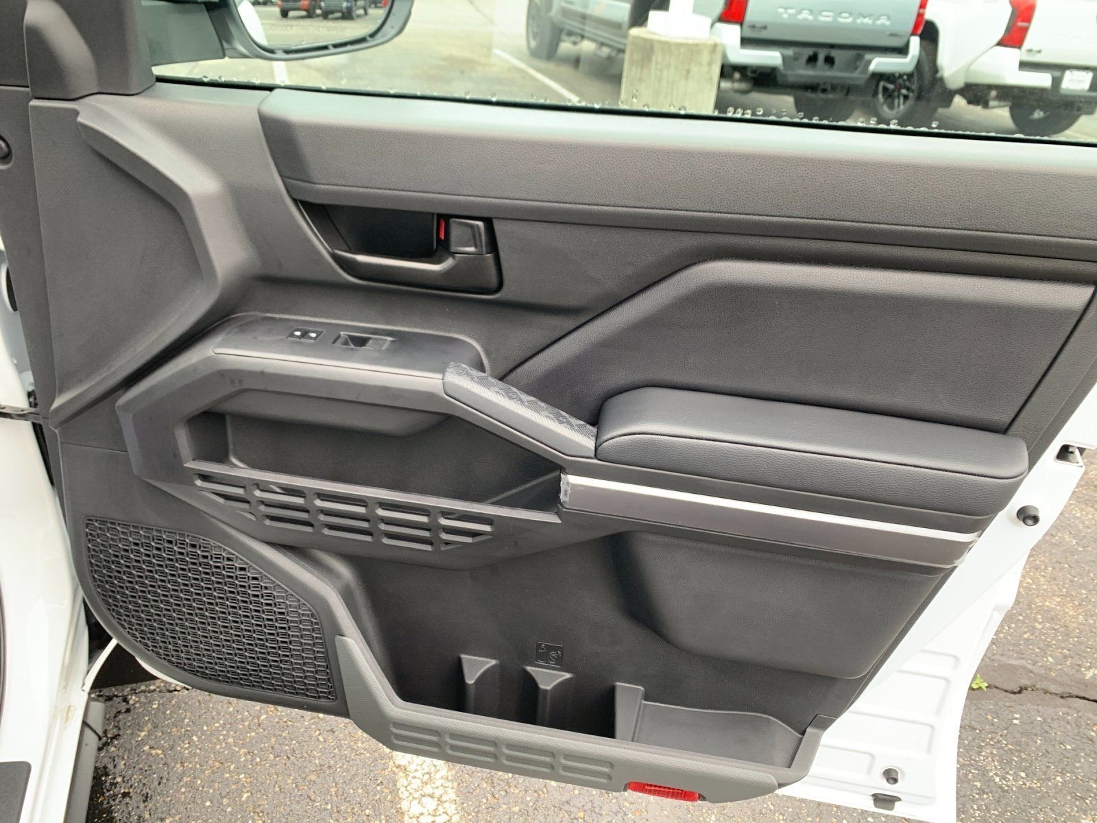 2026 Toyota Tacoma SR5 - Photo 19