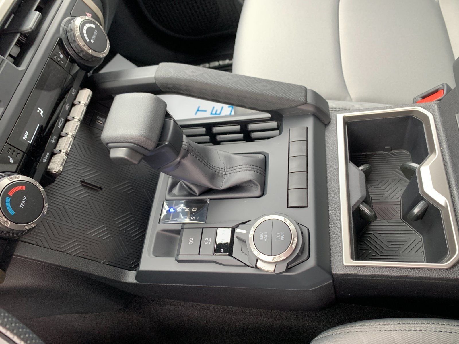 2026 Toyota Tacoma SR5 - Photo 23
