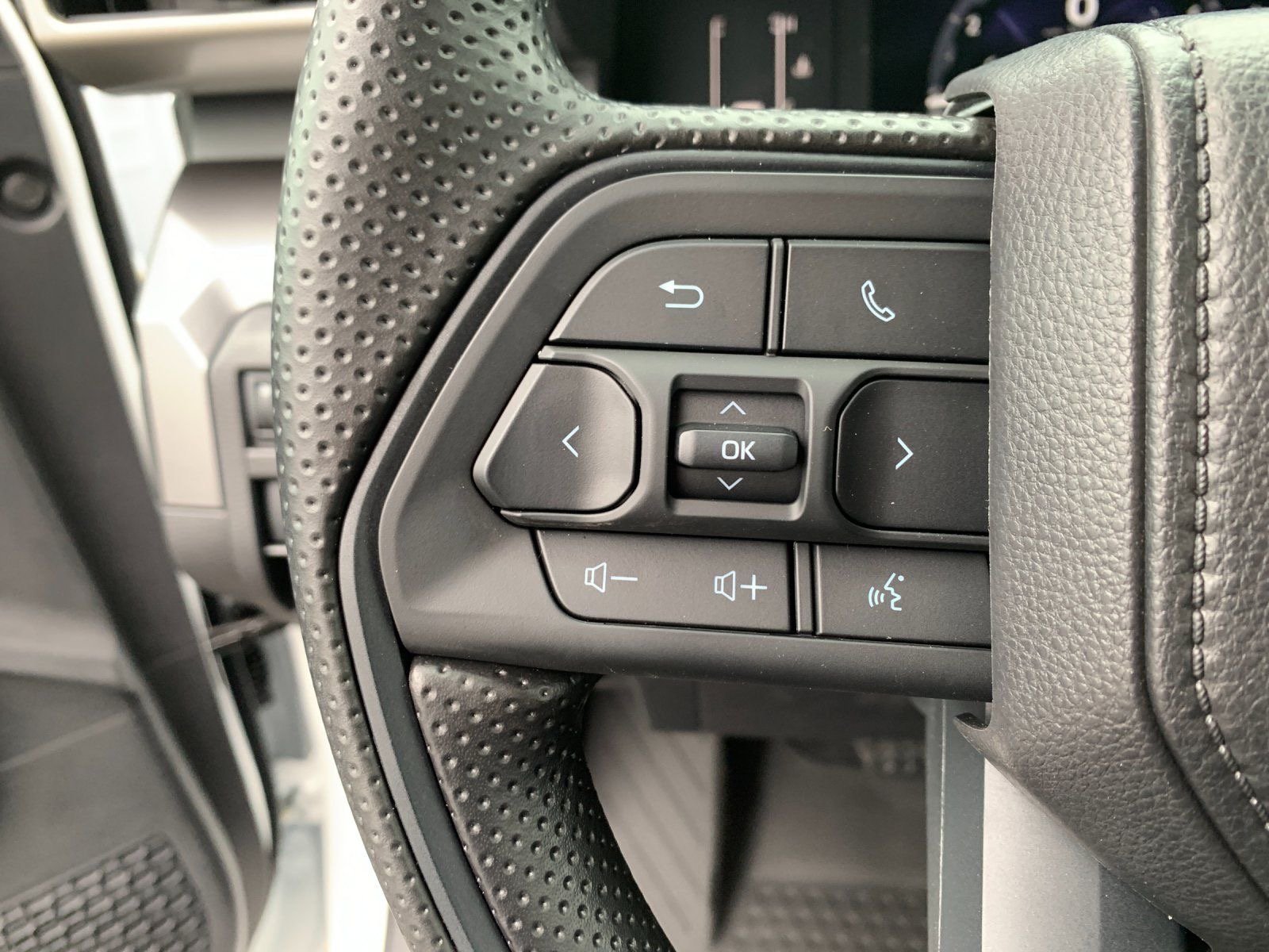 2026 Toyota Tacoma SR5 - Photo 26