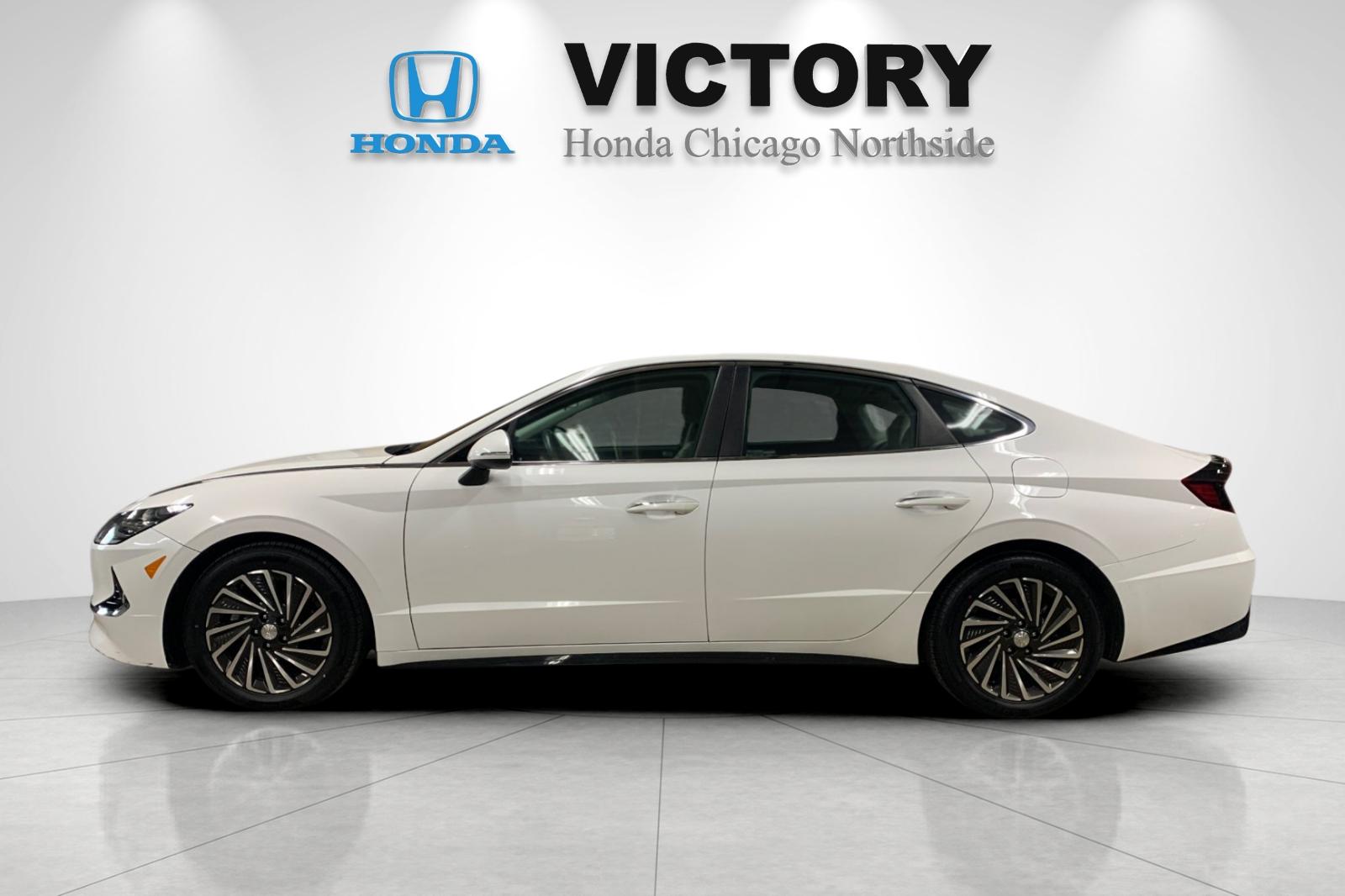 Used 2023 White Hyundai SEL image 6