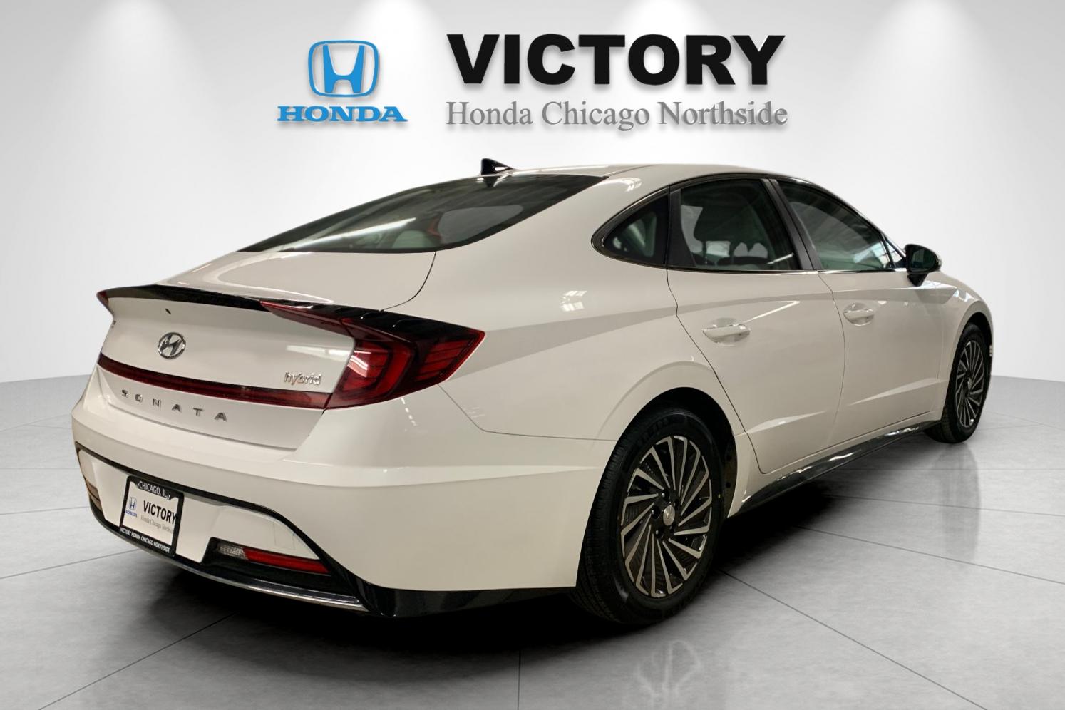 Used 2023 White Hyundai SEL image 3