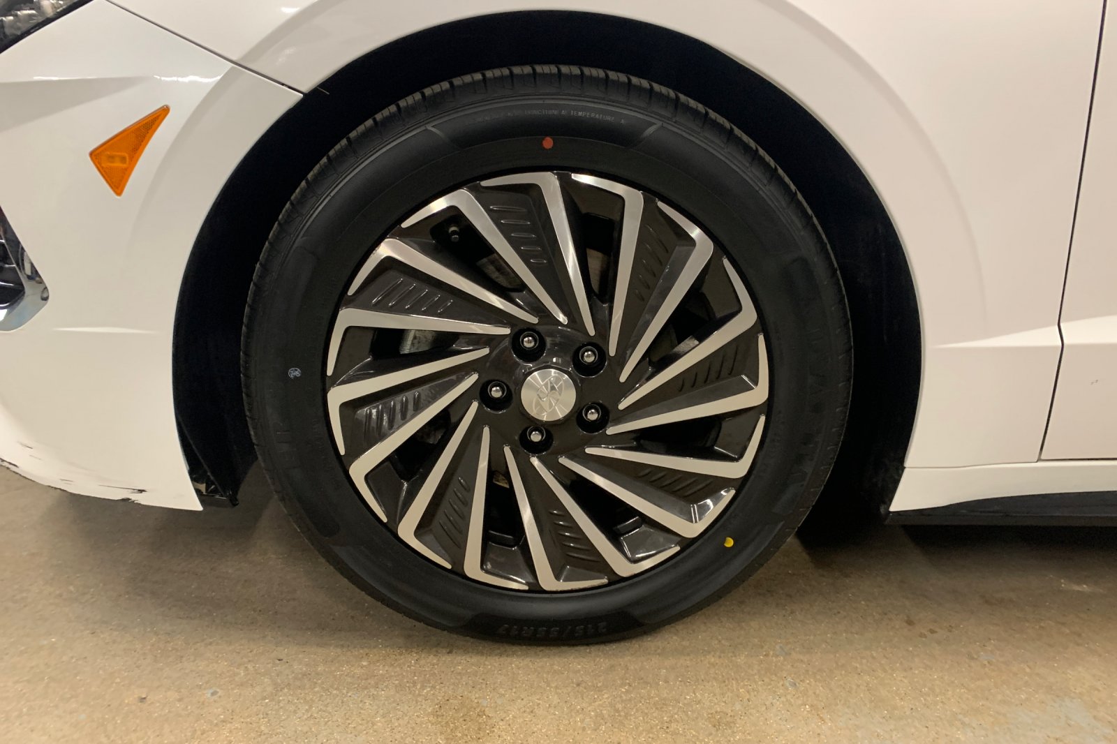 Used 2023 White Hyundai SEL image 32
