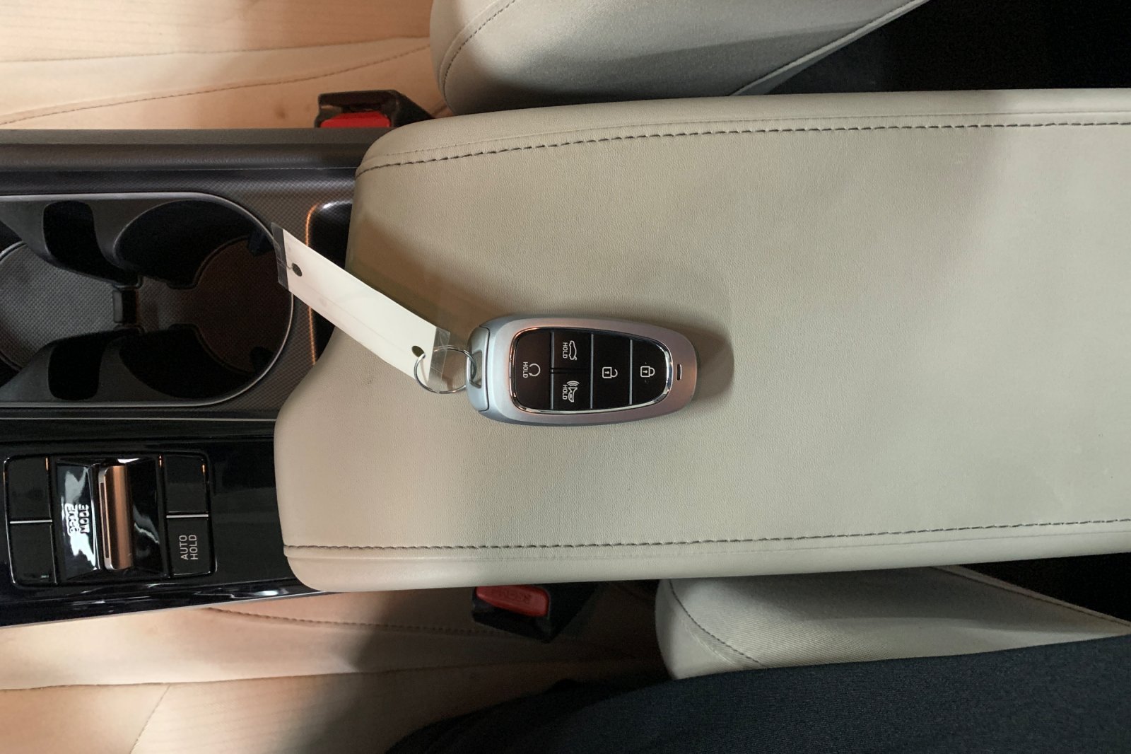 Used 2023 White Hyundai SEL image 9