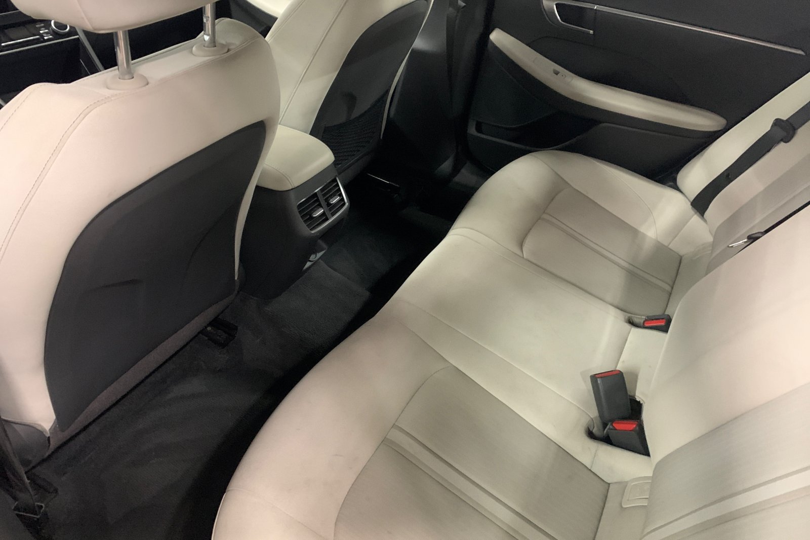 Used 2023 White Hyundai SEL image 13