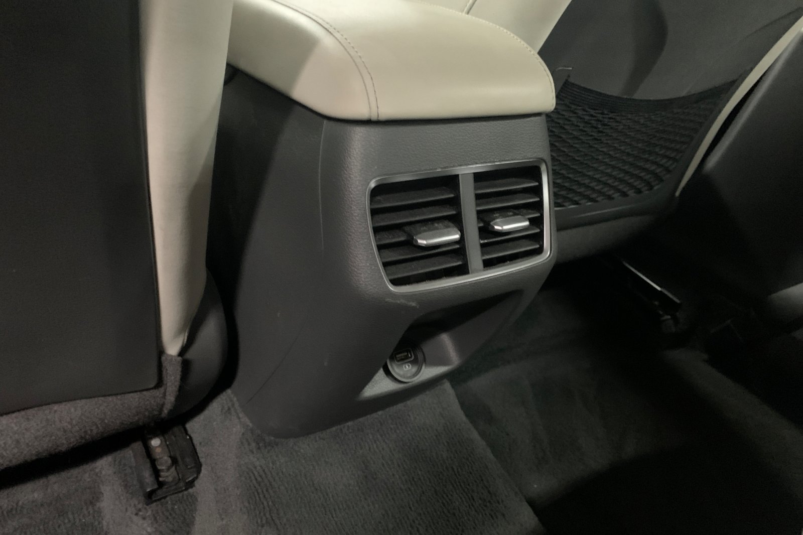 Used 2023 White Hyundai SEL image 14