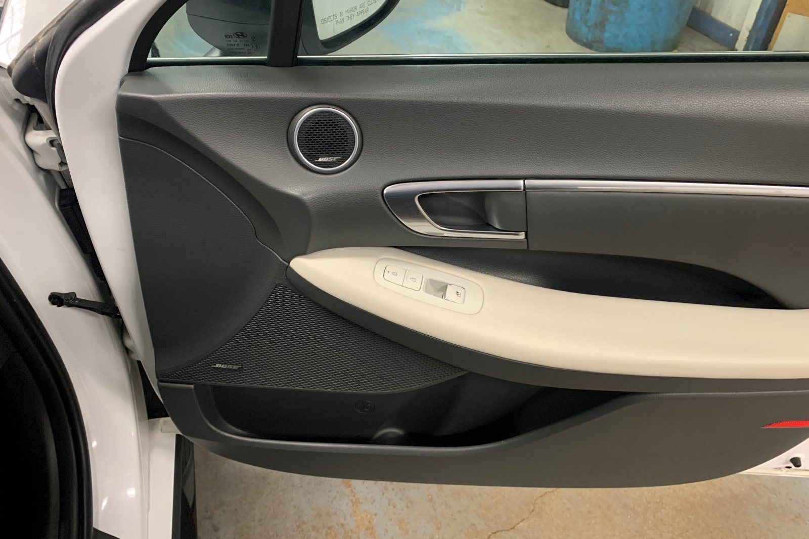 Used 2023 White Hyundai SEL image 19