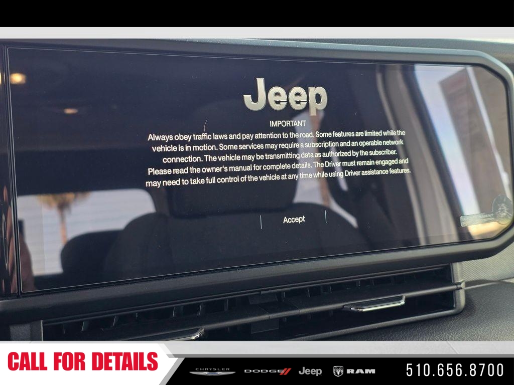 New 2026 Bright White Clear-Coat Exterior Paint Jeep Sport S image 15