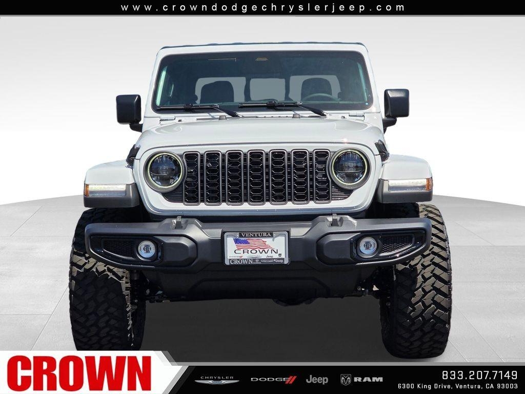 New 2026 Bright White Clear-Coat Exterior Paint Jeep Sport S image 25