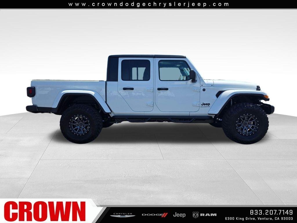 New 2026 Bright White Clear-Coat Exterior Paint Jeep Sport S image 27