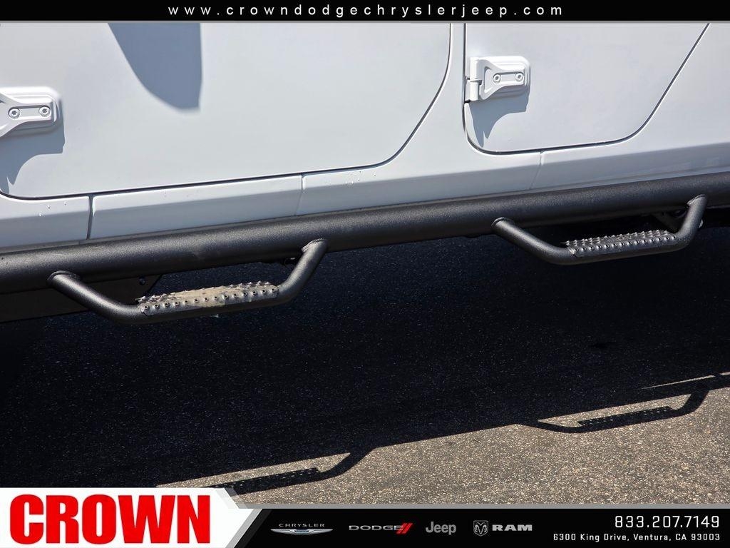 New 2026 Bright White Clear-Coat Exterior Paint Jeep Sport S image 33