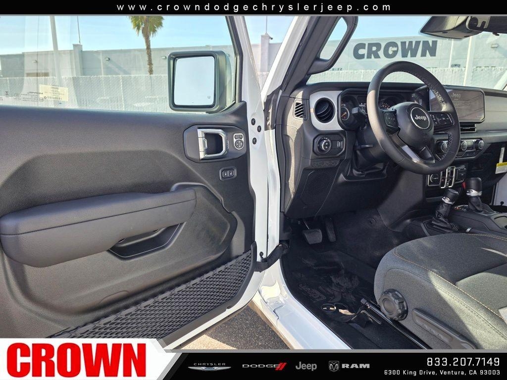 New 2026 Bright White Clear-Coat Exterior Paint Jeep Sport S image 40
