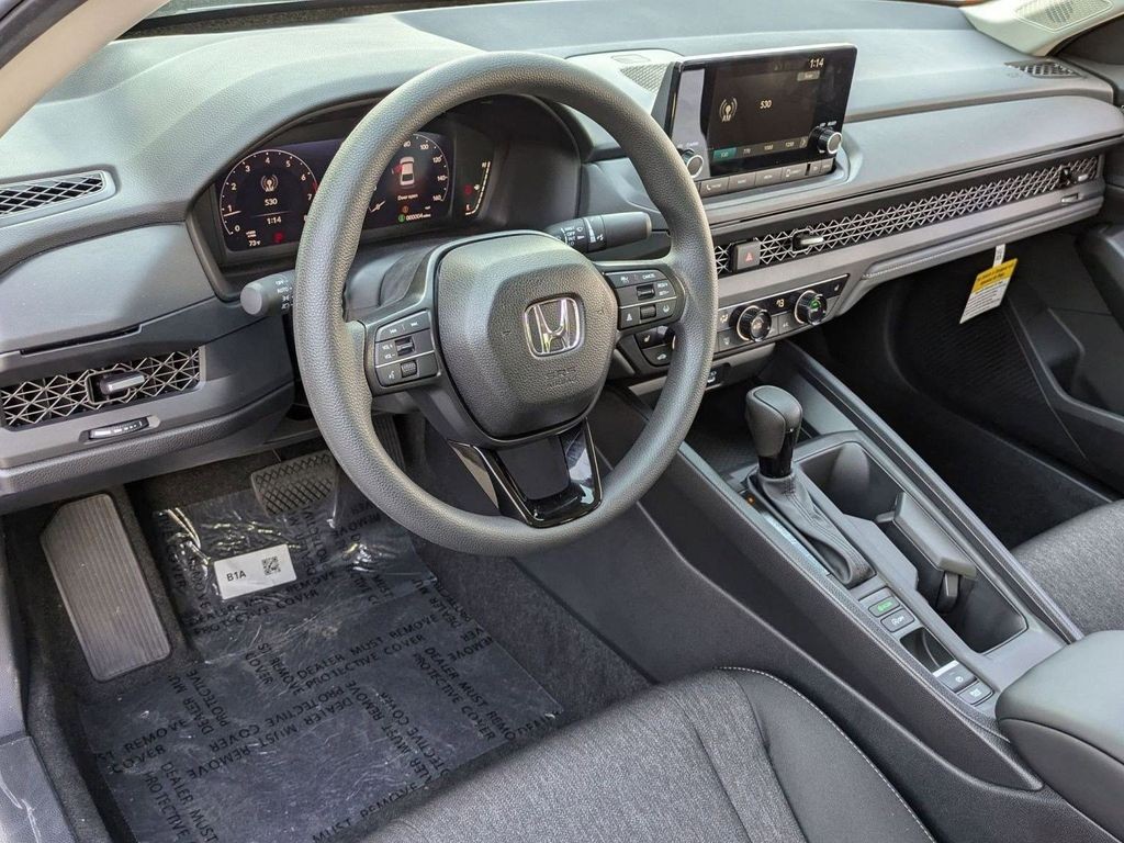 2025 Honda Accord SE - Photo 9