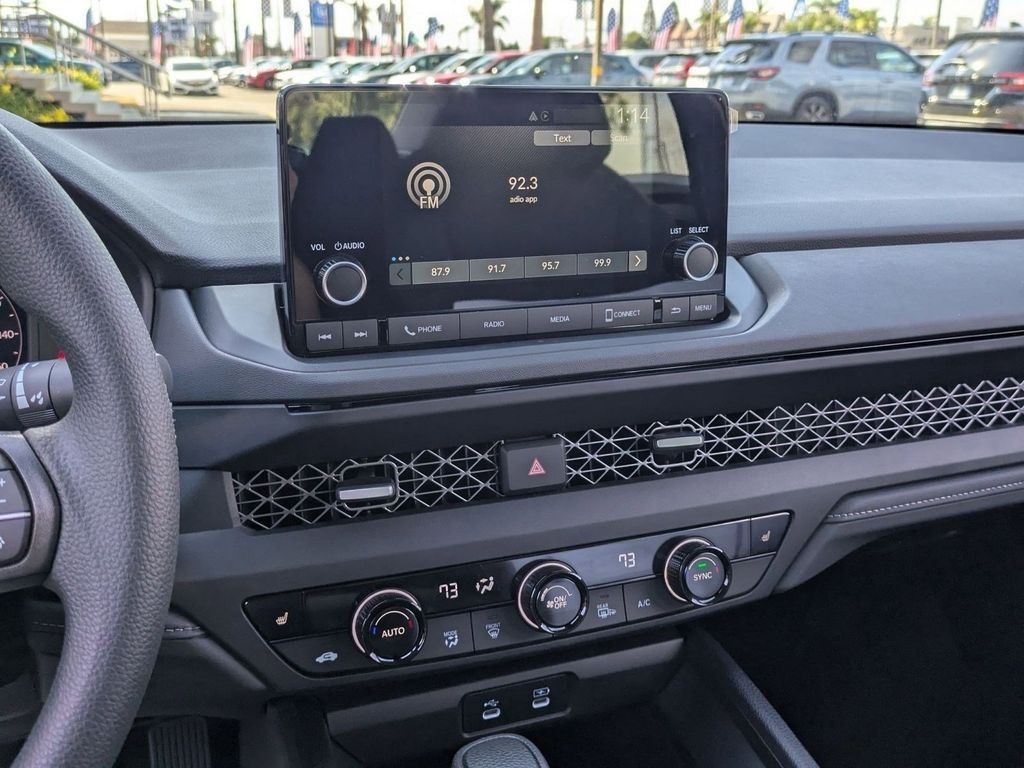 2025 Honda Accord SE - Photo 12