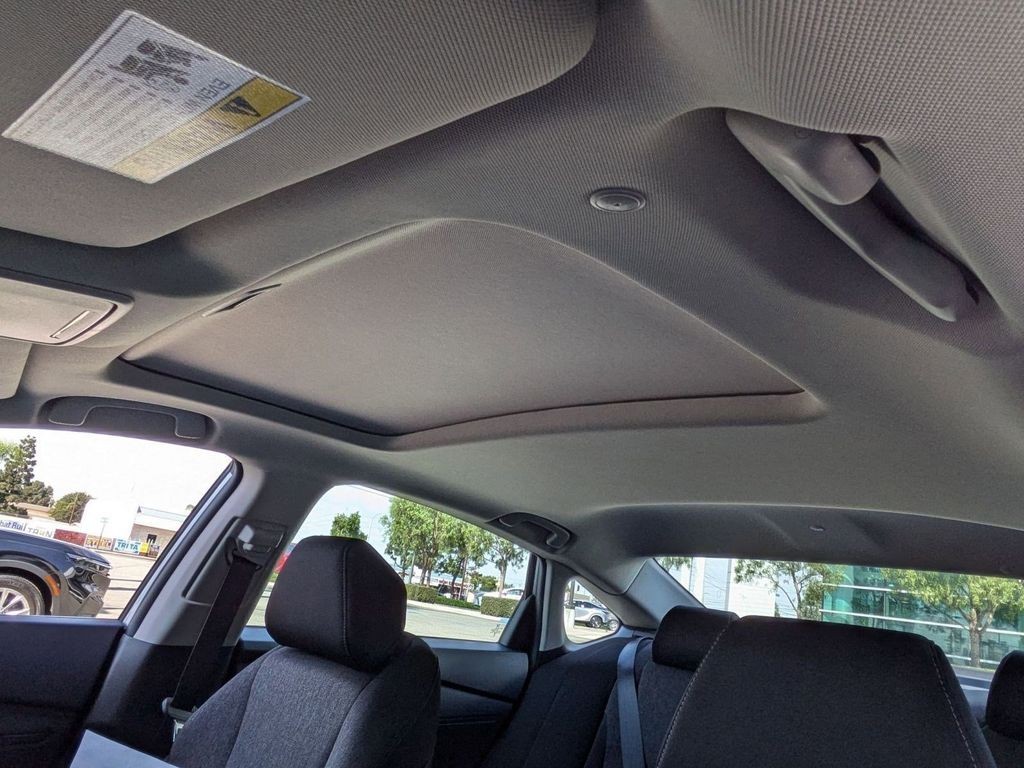 2025 Honda Accord SE - Photo 15