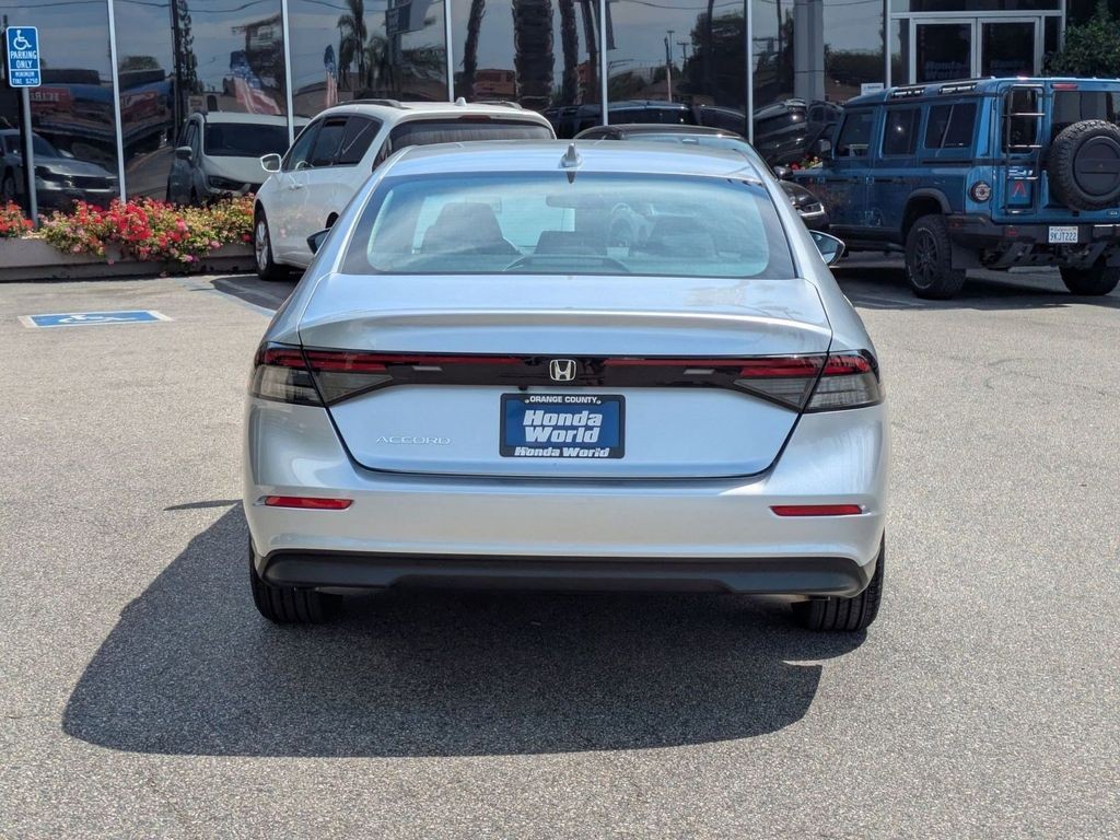 2025 Honda Accord LX - Photo 6