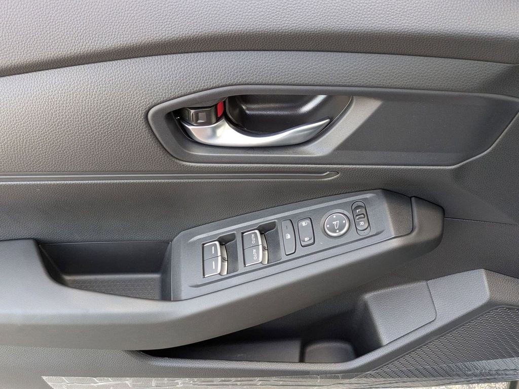 2025 Honda Accord LX - Photo 9