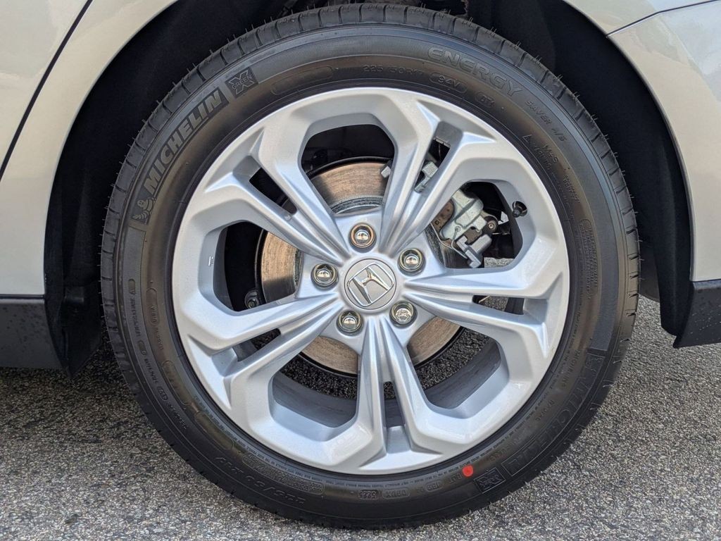 2025 Honda Accord LX - Photo 16