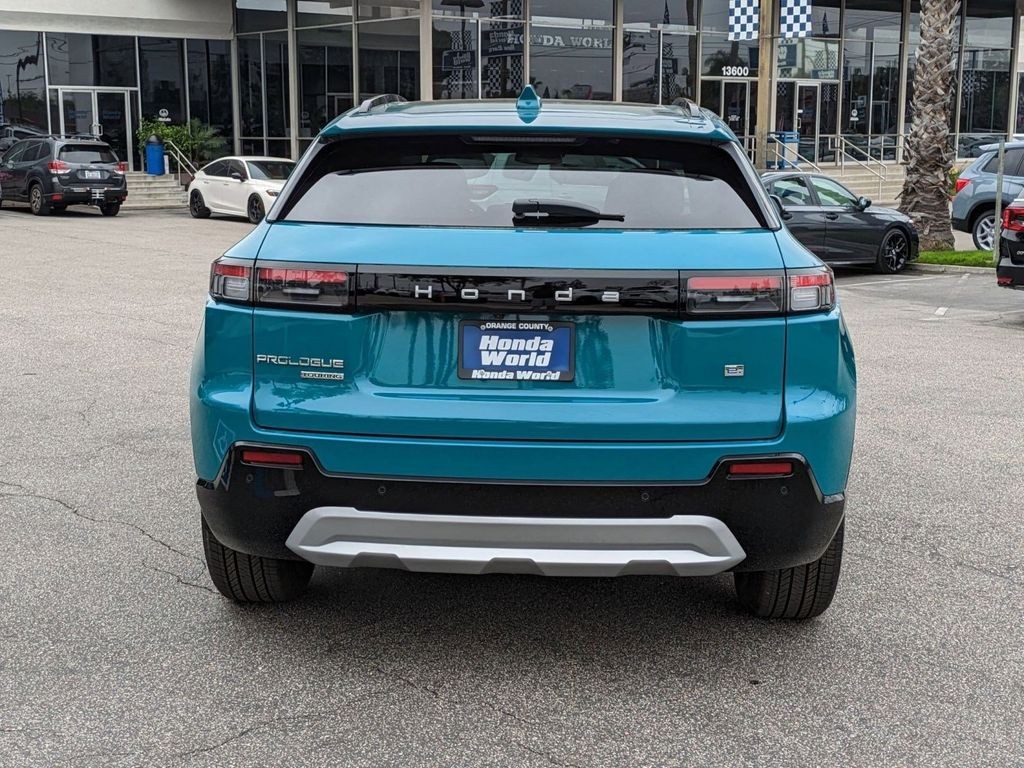 New 2026 North Shore Pearl Honda Touring image 6