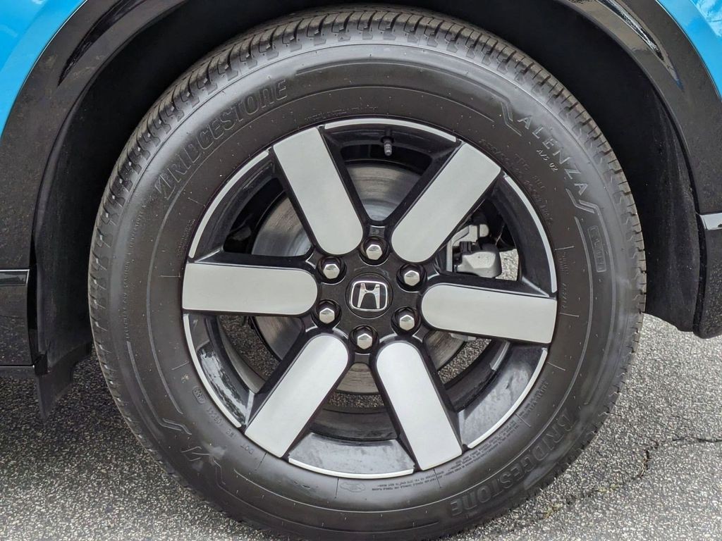 New 2026 North Shore Pearl Honda Touring image 8