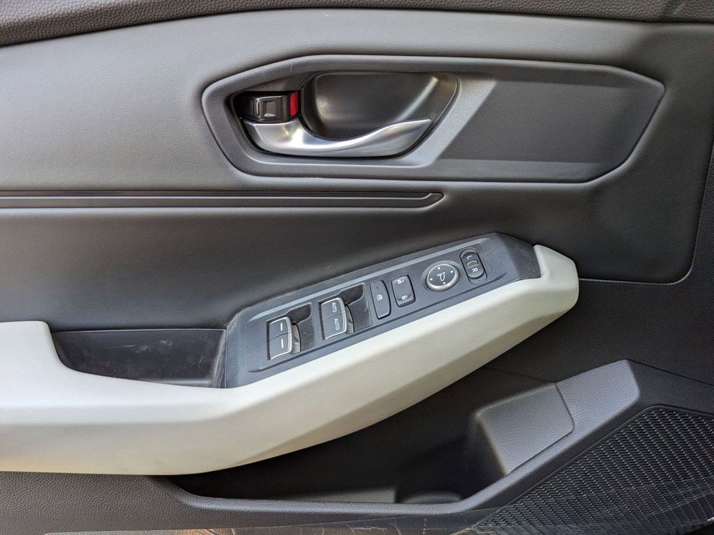 2025 Honda Accord SE - Photo 10