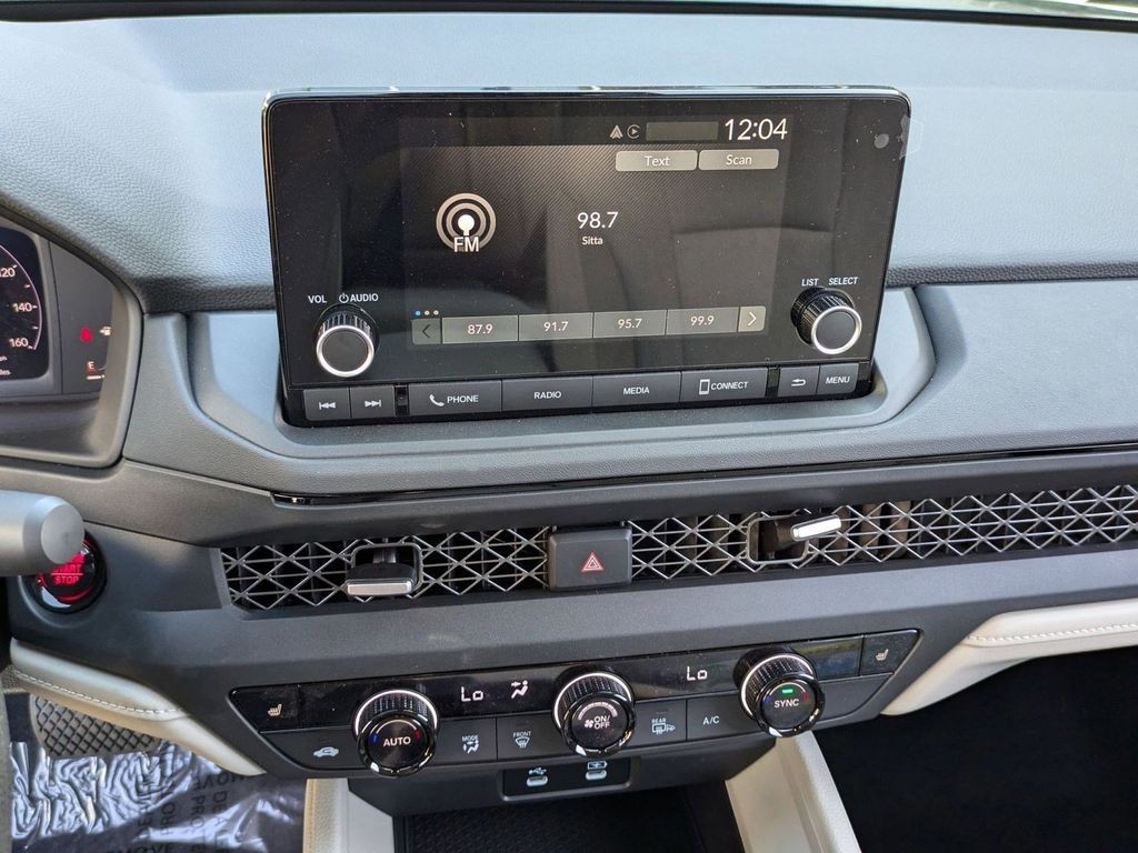 2025 Honda Accord SE - Photo 12