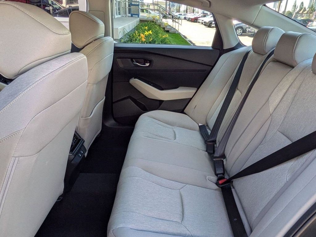 2025 Honda Accord SE - Photo 16