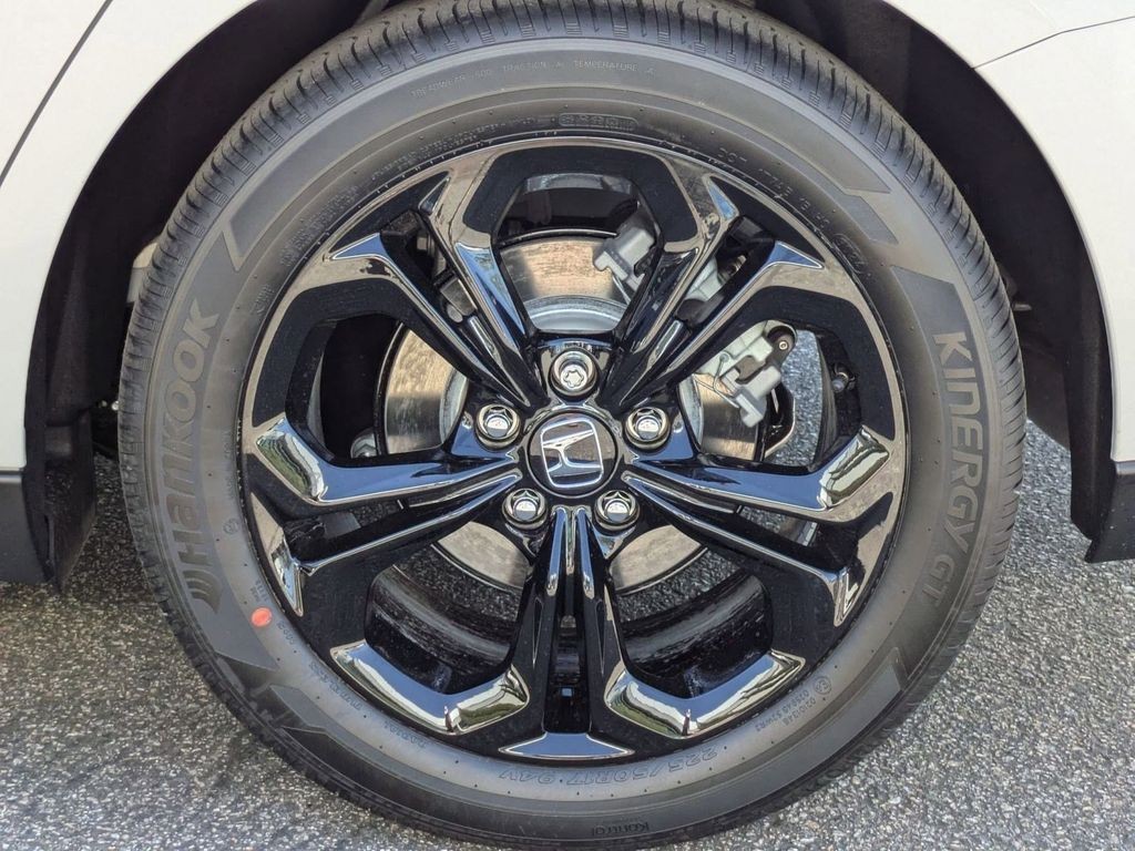 2025 Honda Accord SE - Photo 8