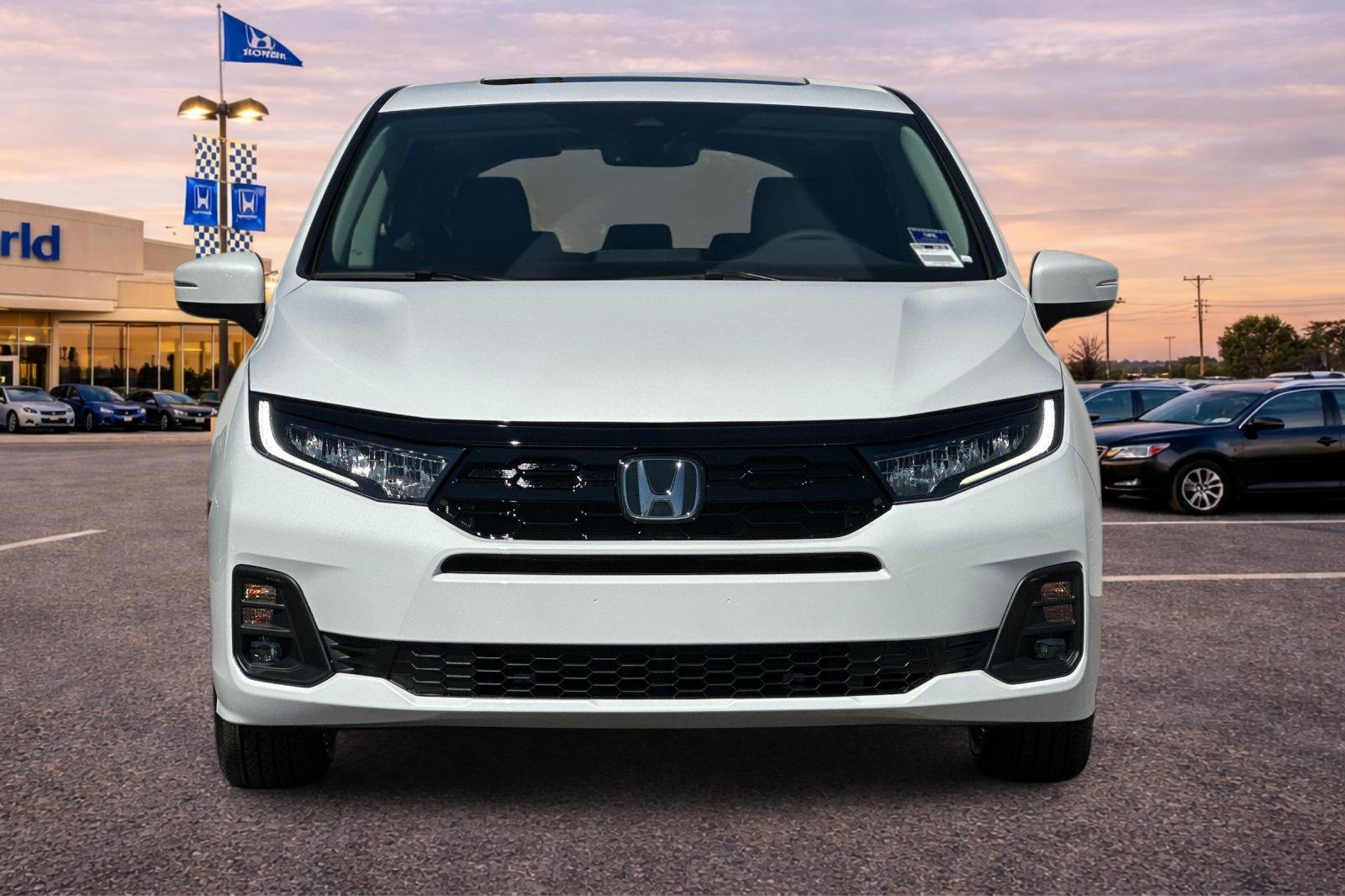 New 2026 Solar Silver Metallic Honda Touring image 9