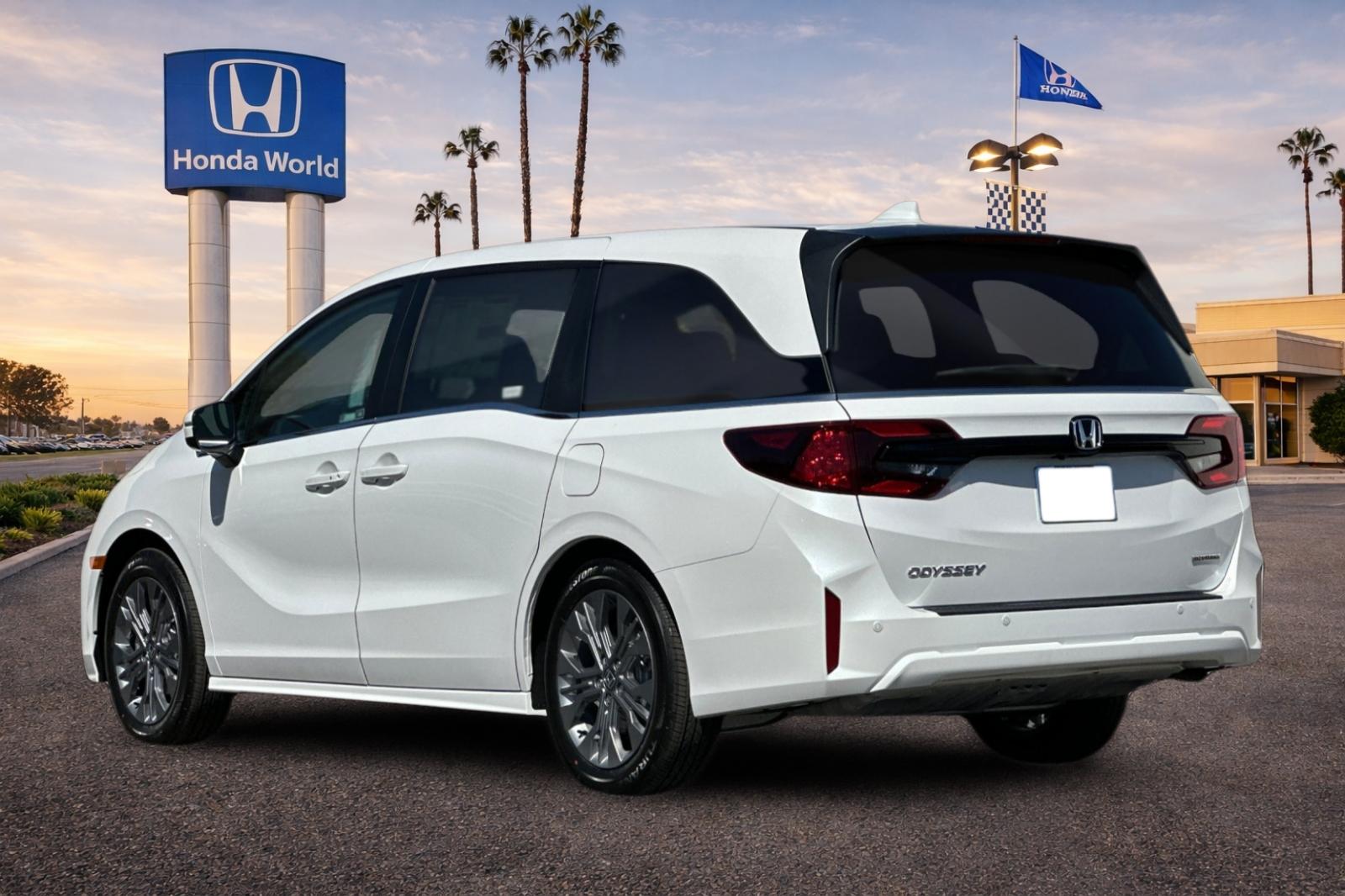 New 2026 Solar Silver Metallic Honda Touring image 6