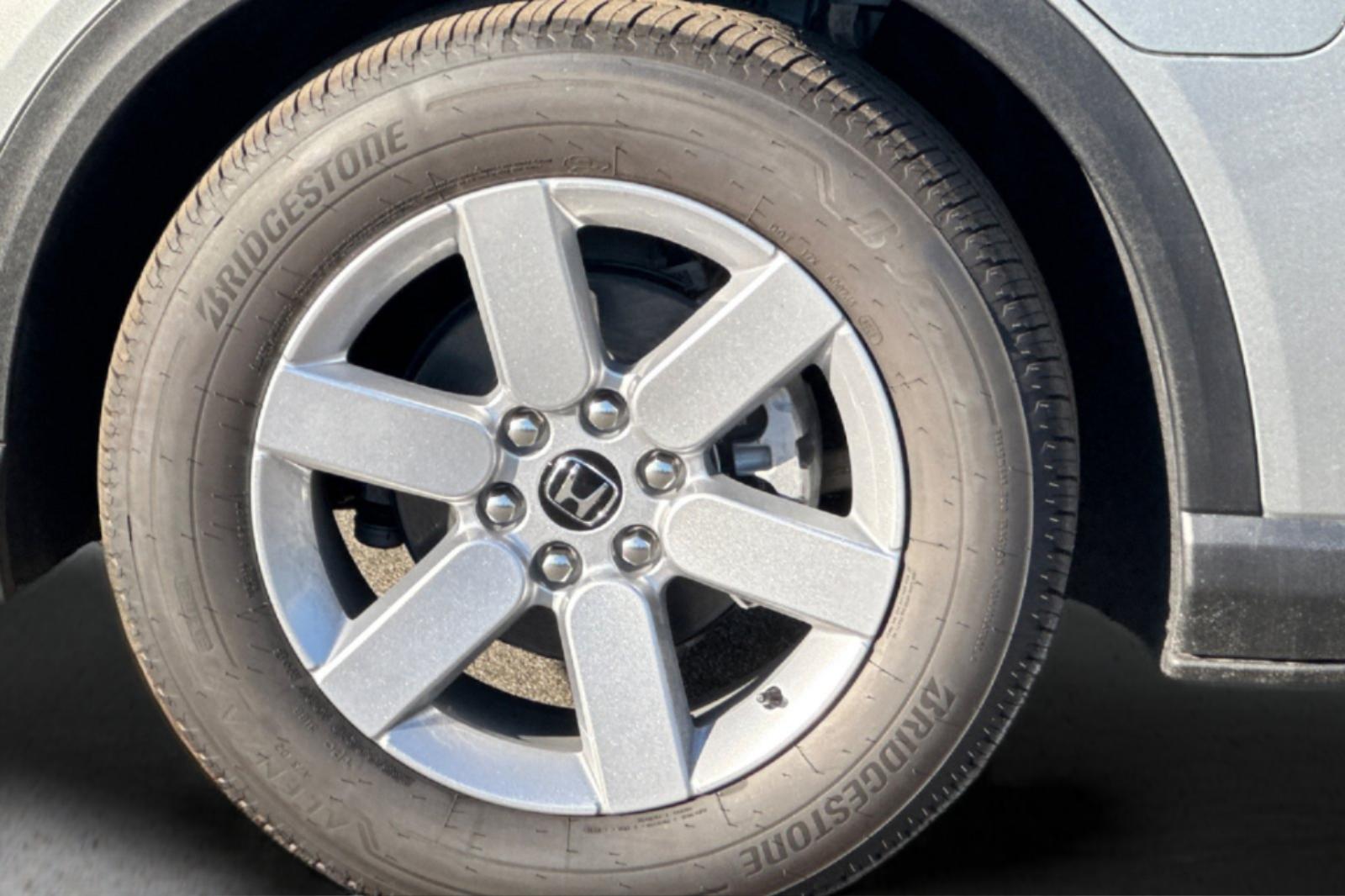 New 2026 Mercury Silver Metallic Honda EX image 33