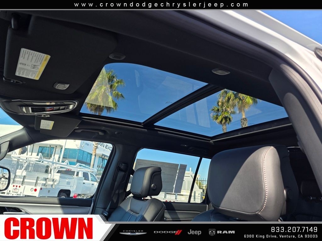 New 2026 Bright White Clear-Coat Exterior Paint Jeep Limited Altitude image 46