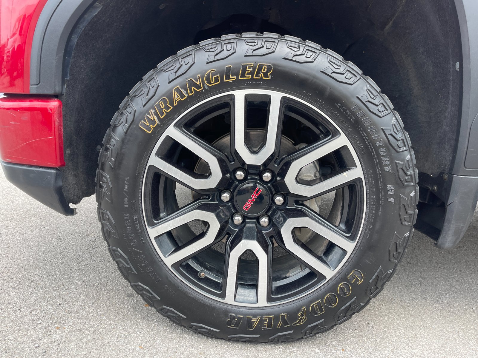 Used 2024 Red GMC AT4 image 32
