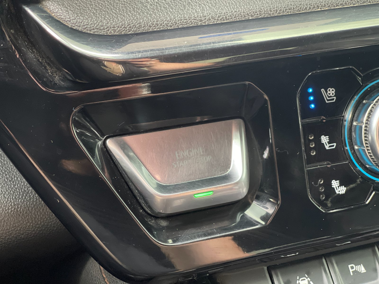 Used 2024 Red GMC AT4 image 25