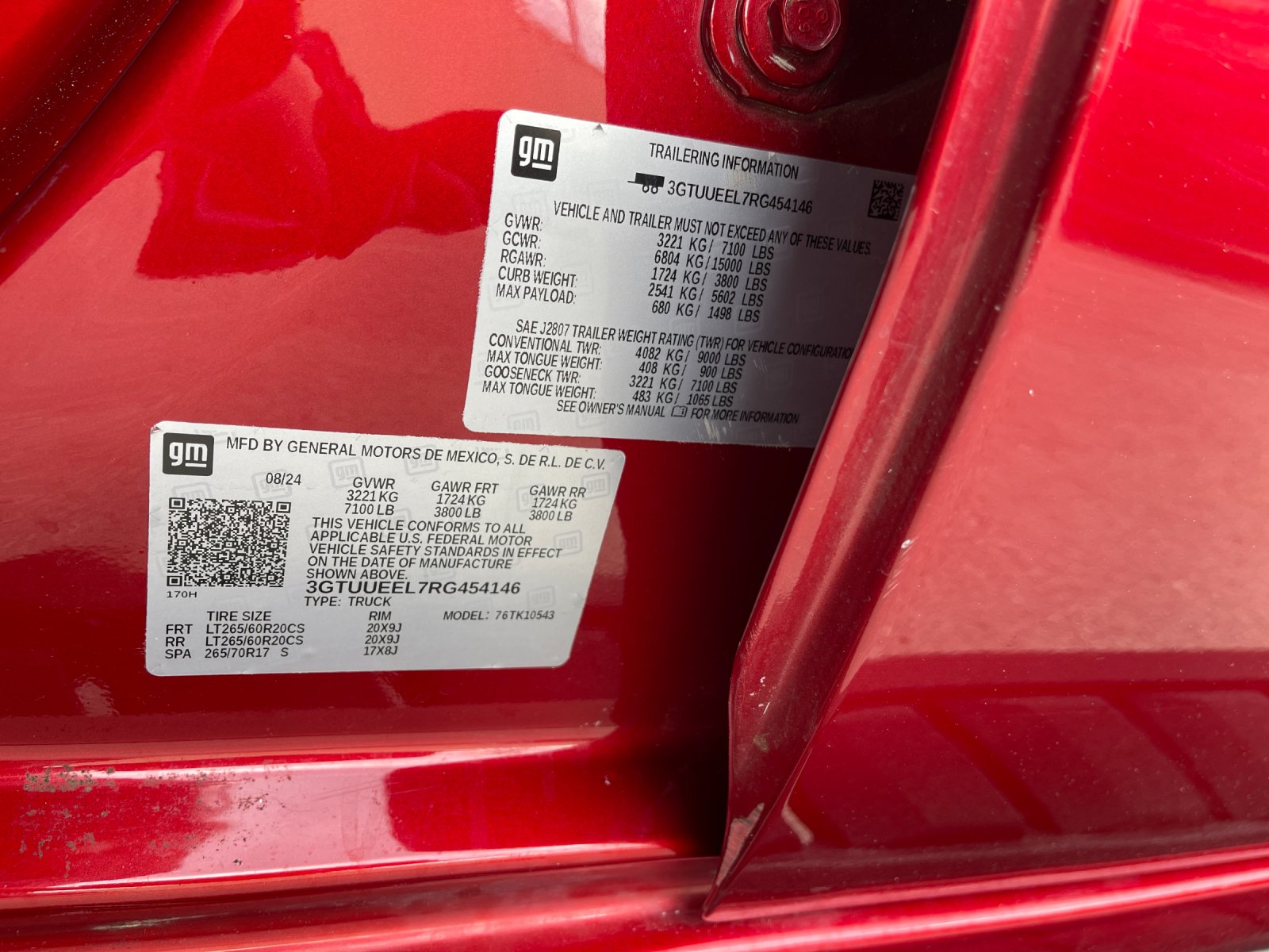 Used 2024 Red GMC AT4 image 33