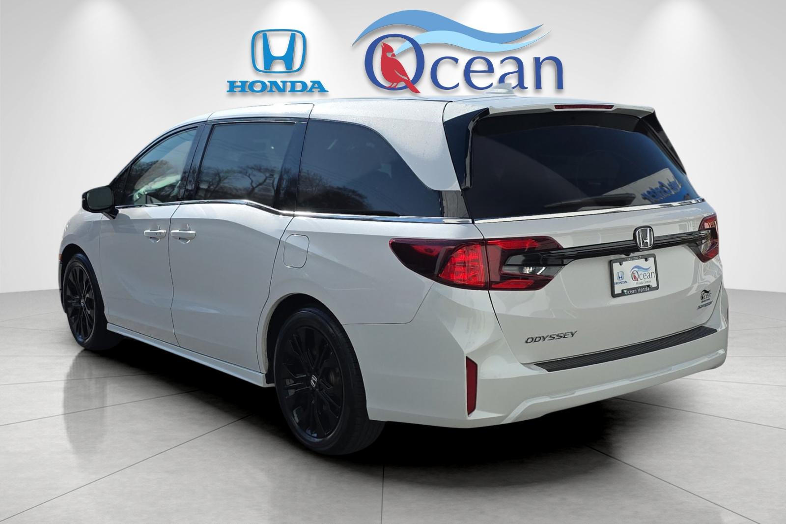 Used 2025 Platinum White Pearl Honda Sport-L image 5